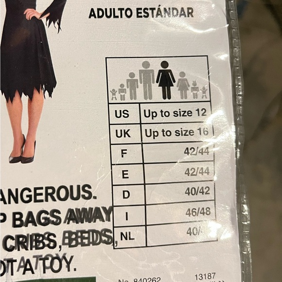 Halloween costume - Picture 2 of 2